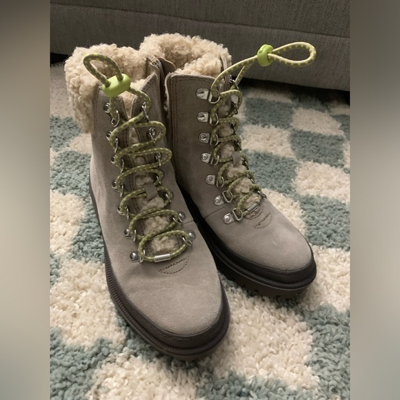 Sole Society Eavan Lace Up Boots Winter Boots Sherpa Gray Green Beige Size 6 M - Picture 16 of 16